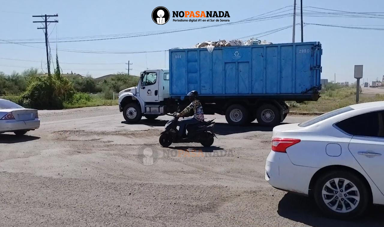 Mega bache pone en riesgo a automovilistas y transportistas – No Pasa Nada